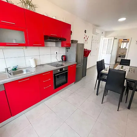 In 41597 Apartman *